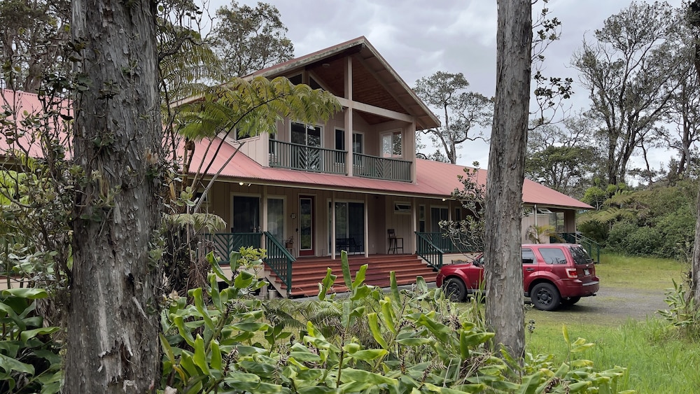 Volcano Forest Inn 3/50