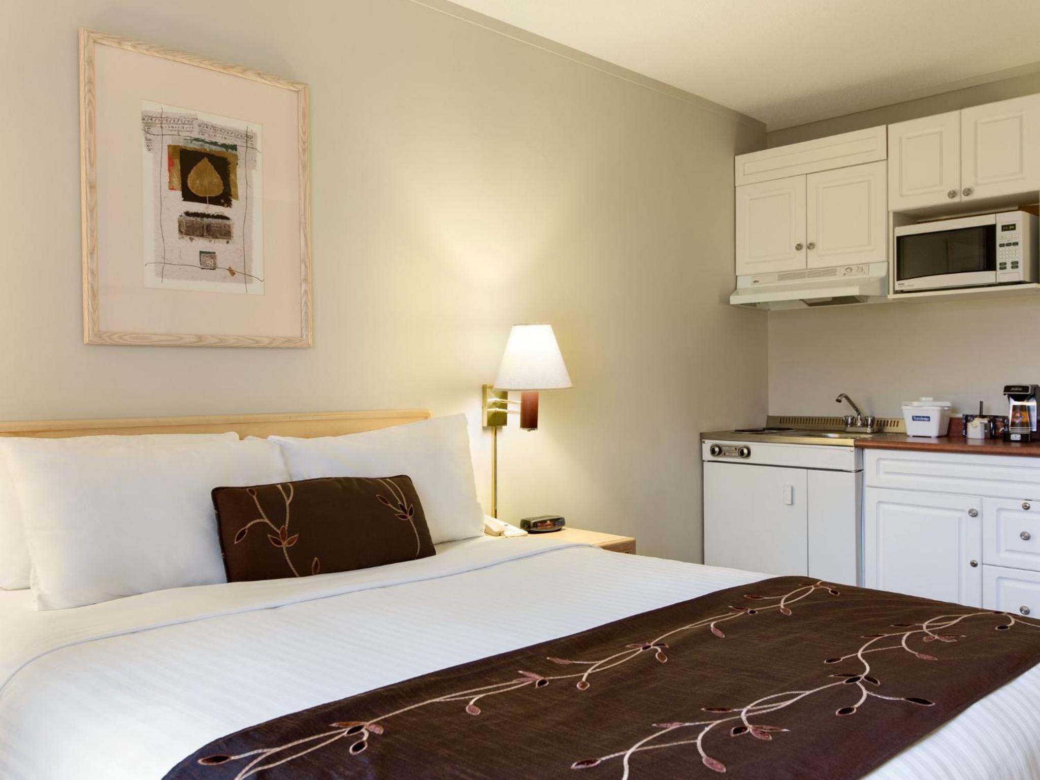 استوديو بسرير كوين، Days Inn by Wyndham Victoria Airport Sidney 2/6