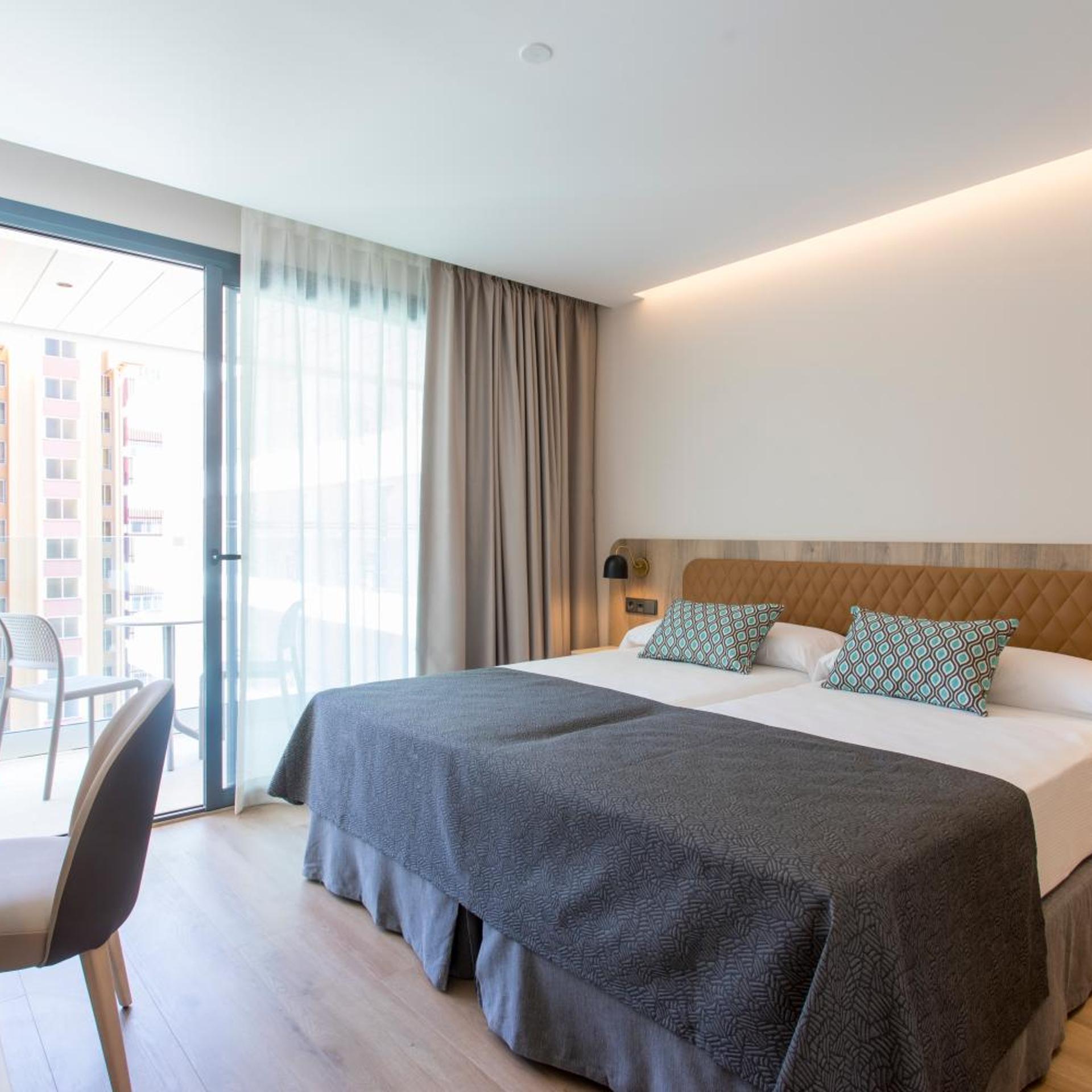 Room, Double Bed, City View