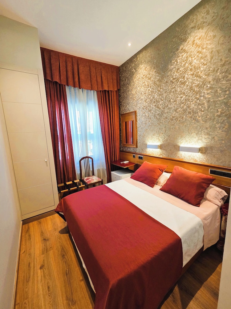 ROOM, DOUBLE BED, PRIVATE BATHROOM