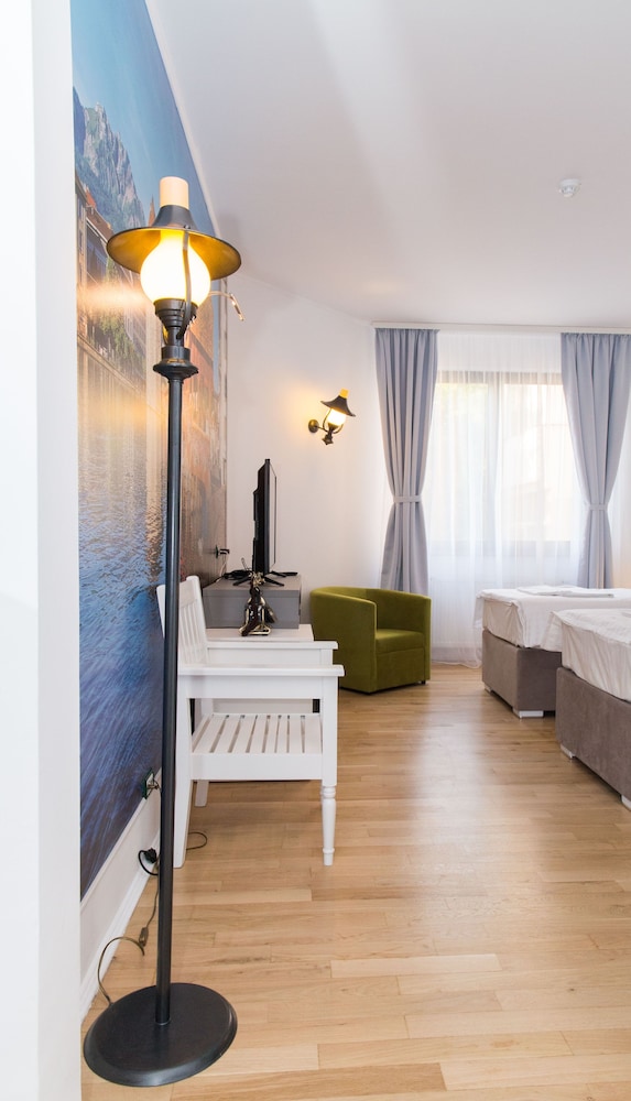 Ambra Boutique Hotel And Bistro 30/68