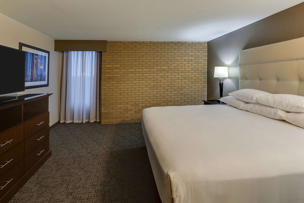 2 Rooms, Suite, King Bed, Sofa, Large, Up Floor