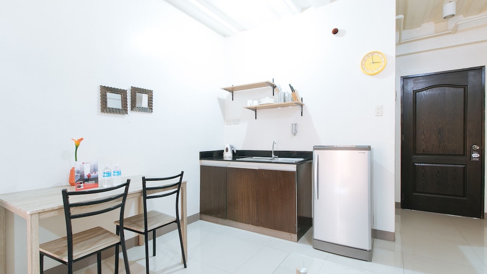 RedDoorz Kassel Residences Paranaque 1/19