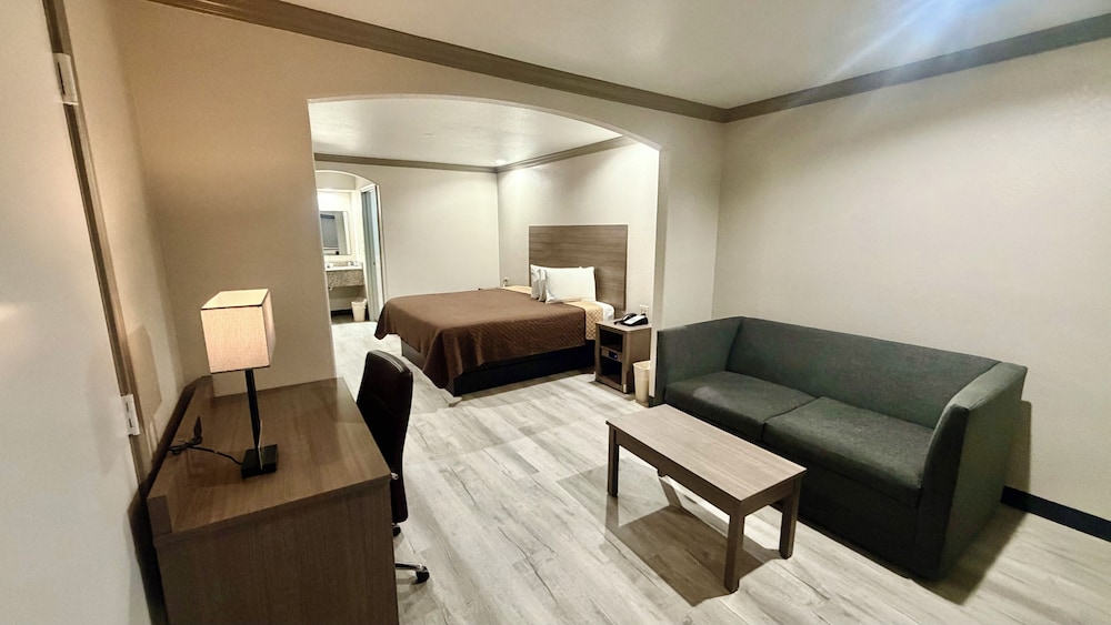 Luxury Inn & Suites Liberty 40/65