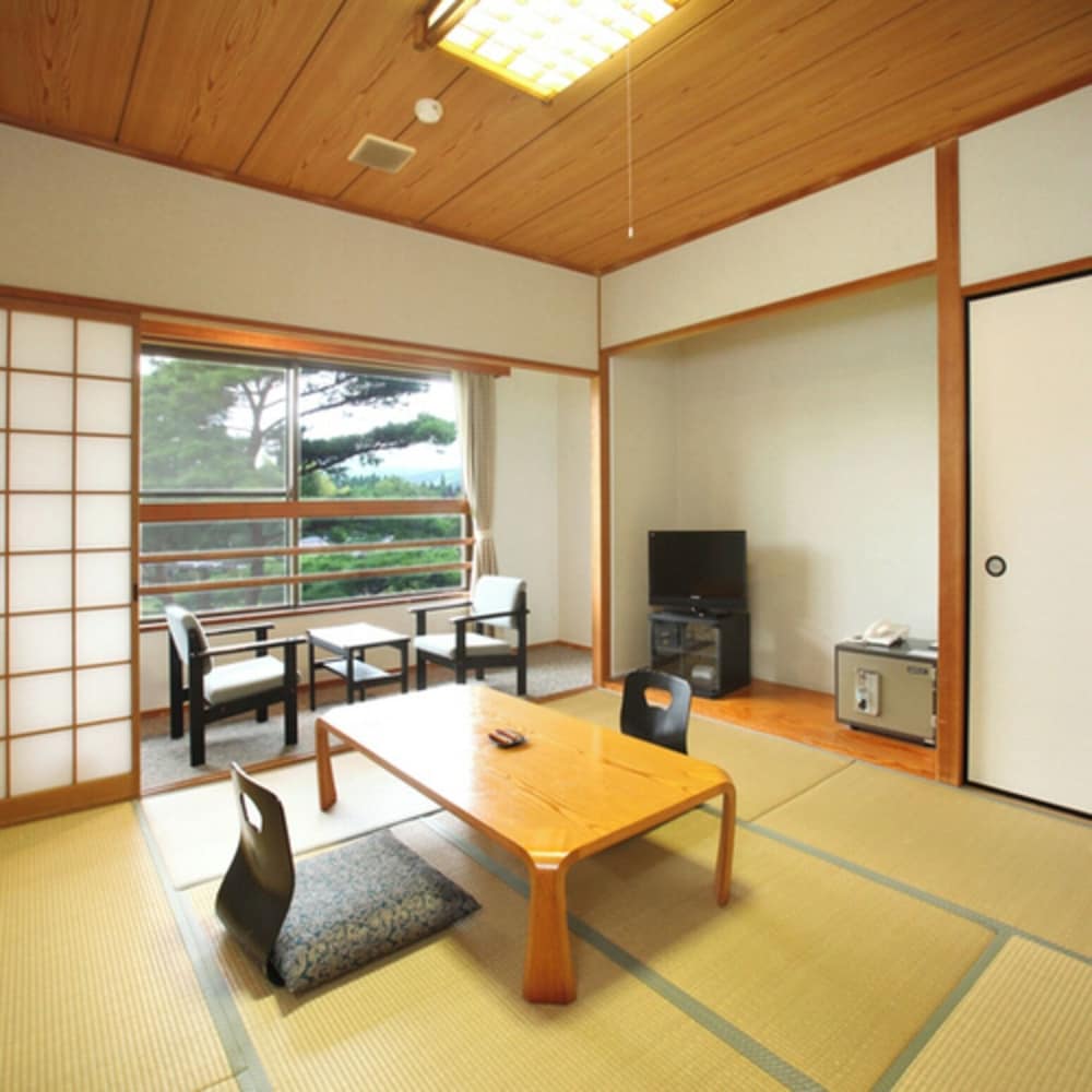 JAPANESE, NO BATHROOM, TATAMI