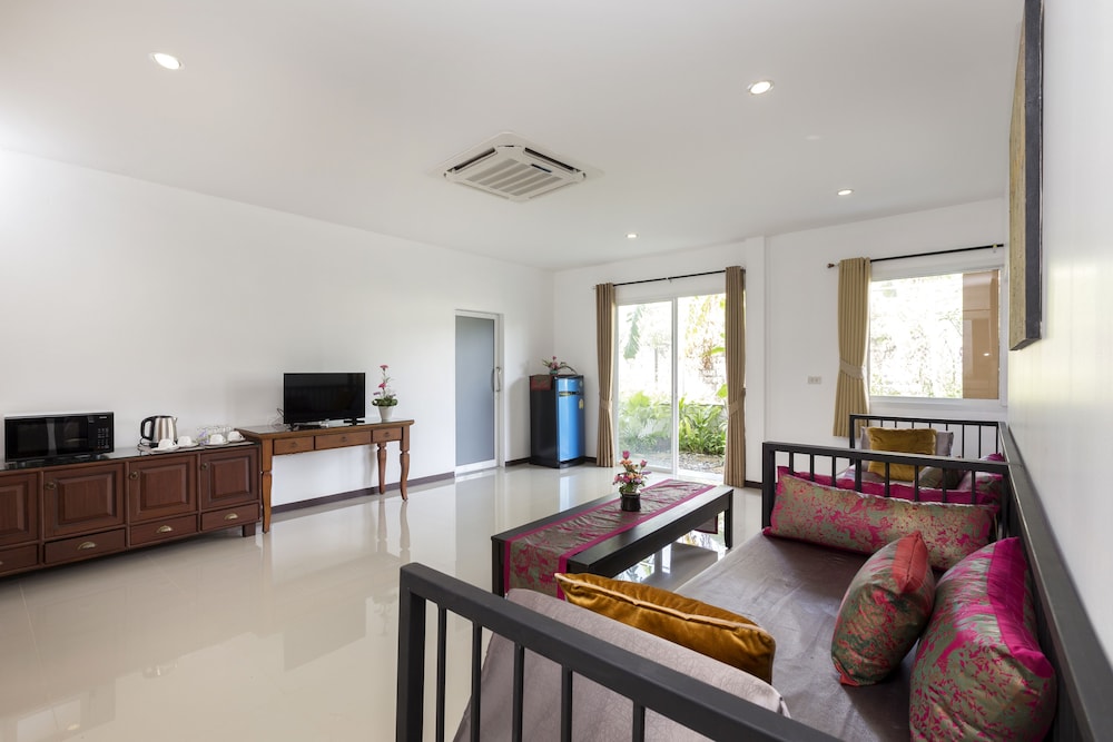 The Lantern Hostel Phuket 27/50