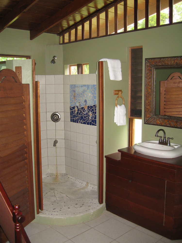 SPRING HOUSE BEQUIA 2/50