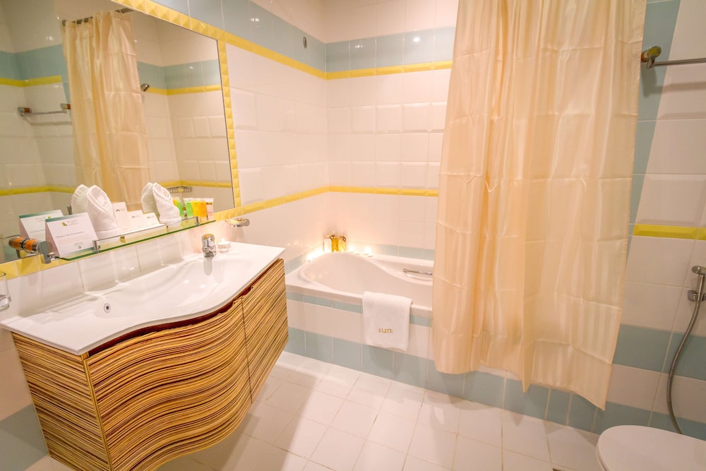 Elite Seef Residence & Hotel 24/70