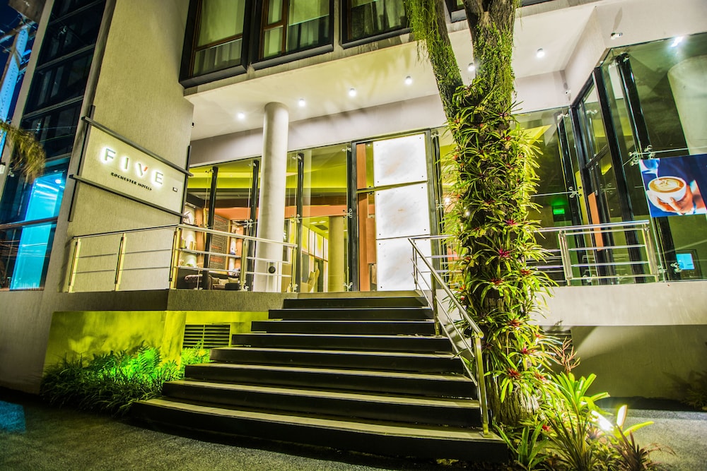 Five Hotel Asuncion 6/73