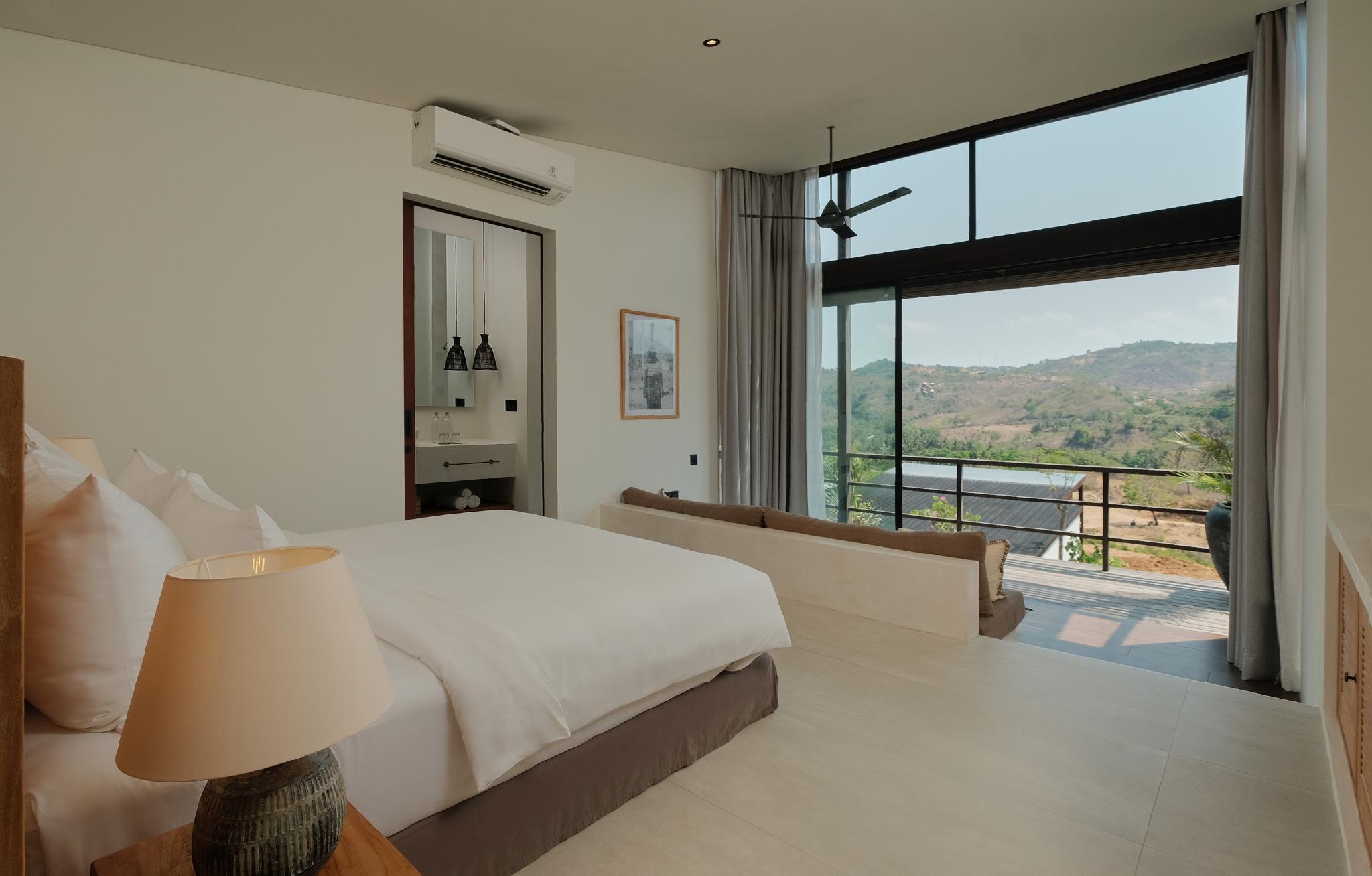 Private, Villa