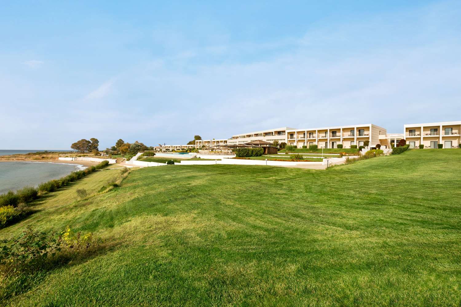 Ramada Plaza by Wyndham Thraki 45/49