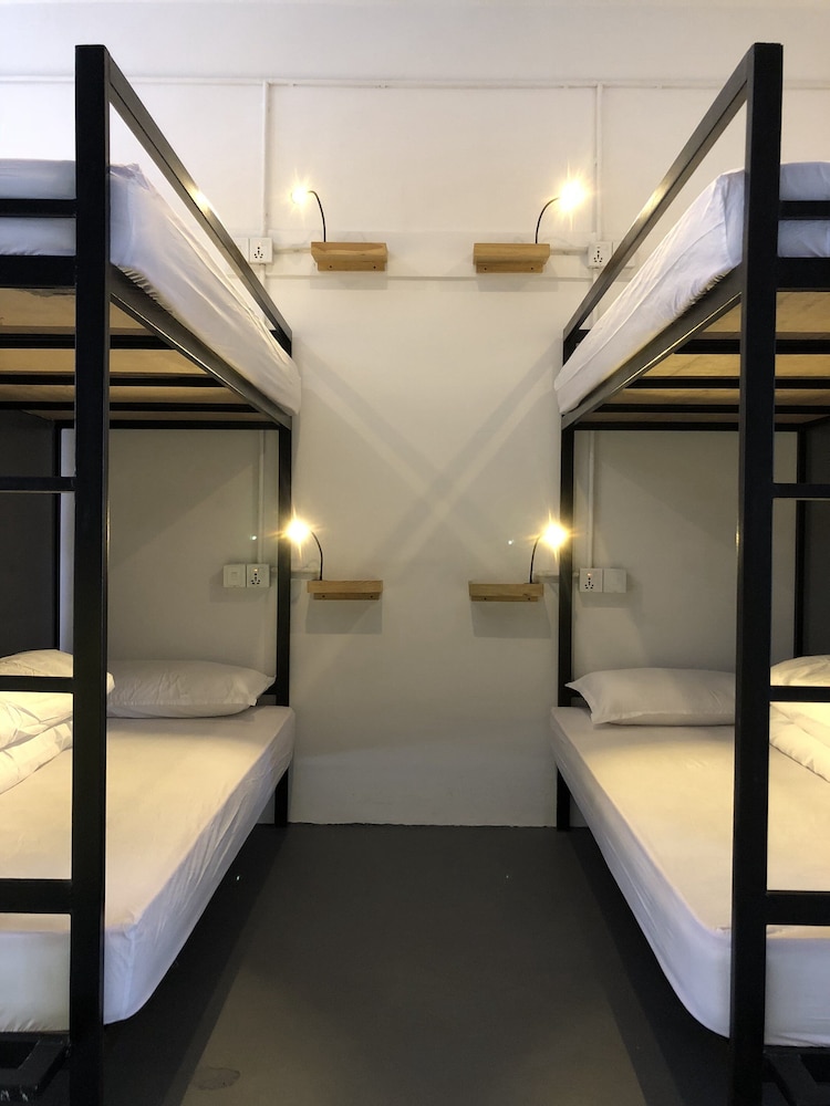 Yakety Yak Hostel 34/65