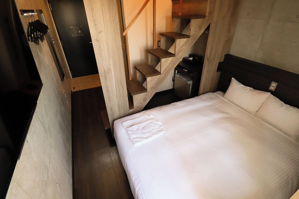 Japanese Western, Renovated, Loft, 2 Futon Beds, Tatami