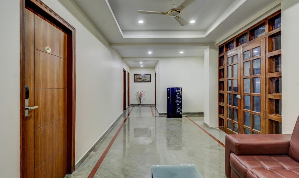 Oyo 11387 Hotel Kozy Rooms 8/22
