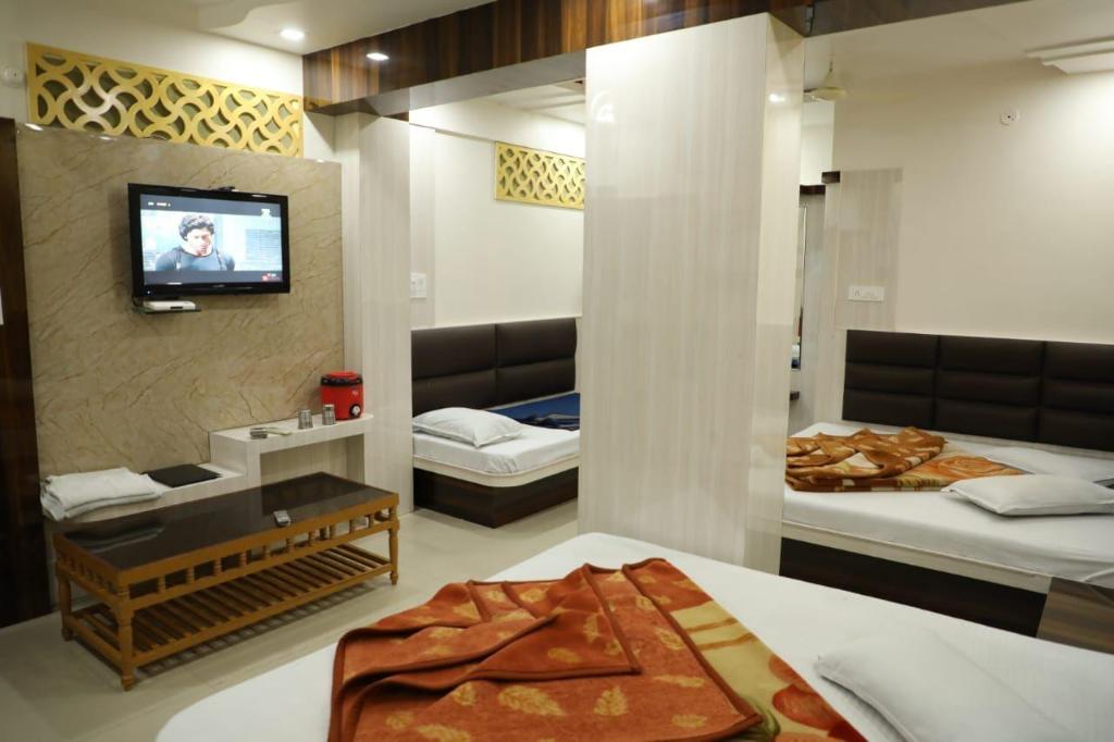 HOTEL SAHIL 26/33