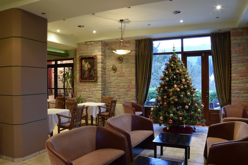 Mont Helmos Hotel 48/71