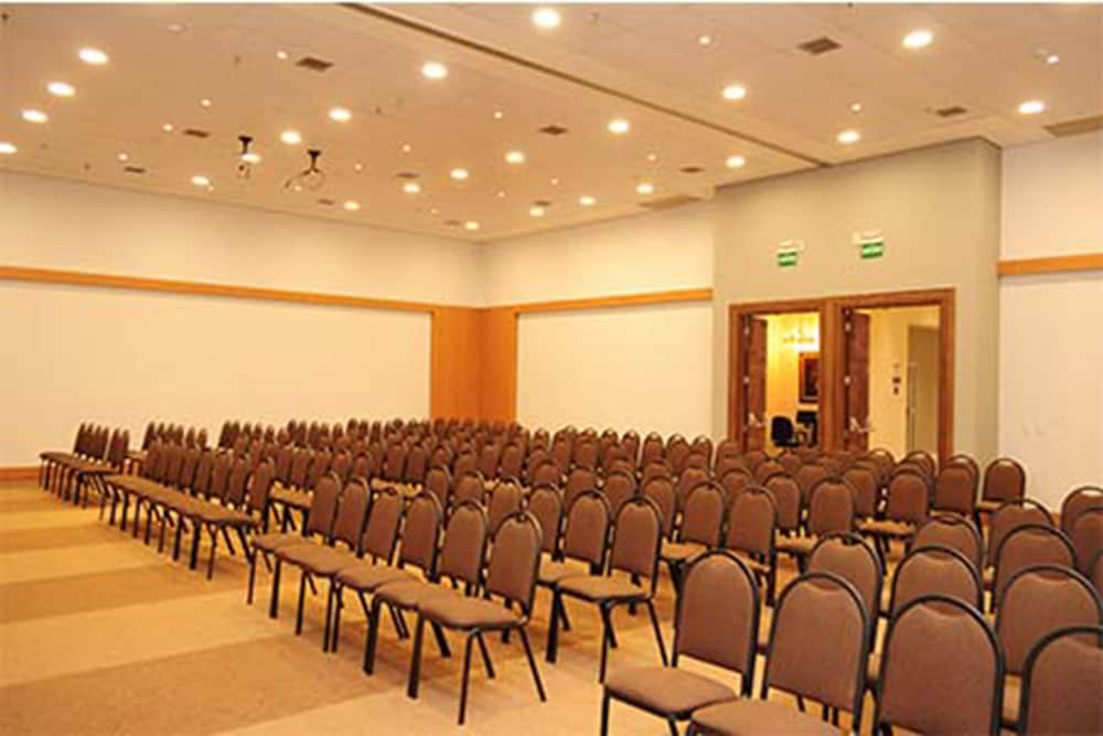 Bourbon Cambara Hotel 32/36