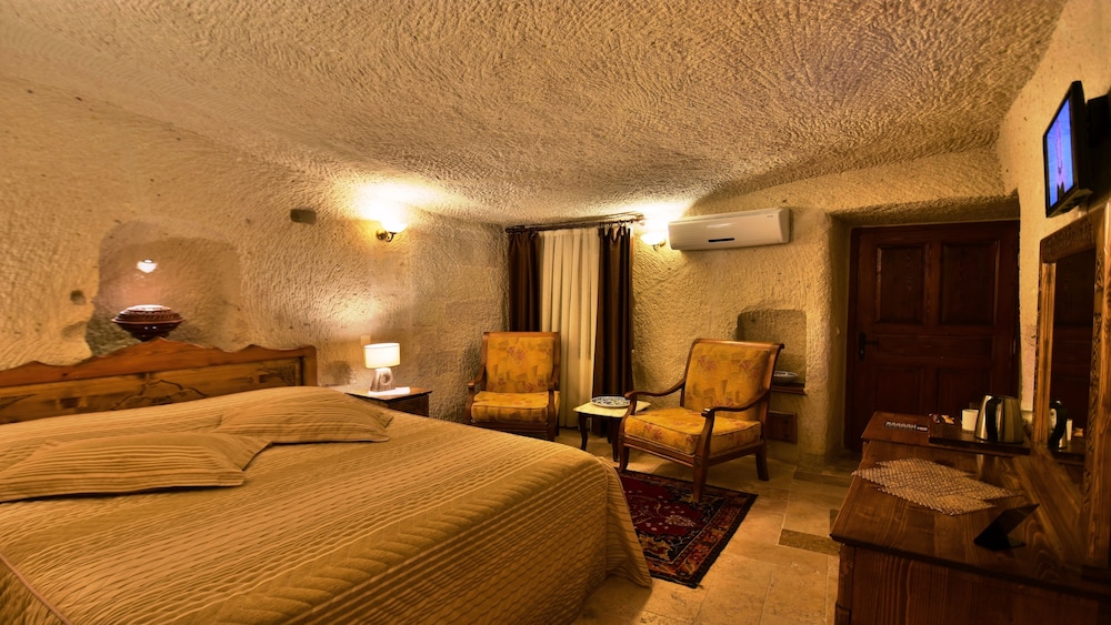 Harman Cave Hotel 18/78