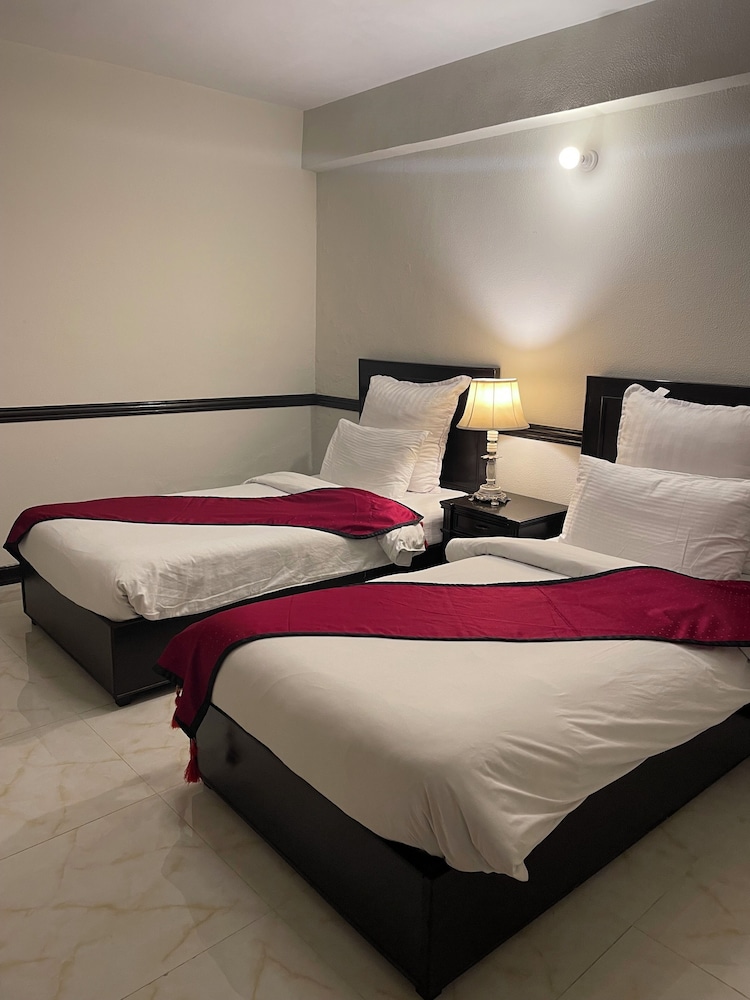 Shangrila Hotel & Resort Changla Gali 32/57