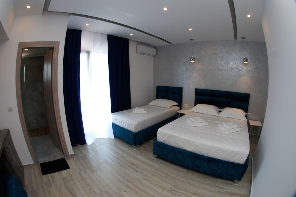Hotel Kuburi 7/50