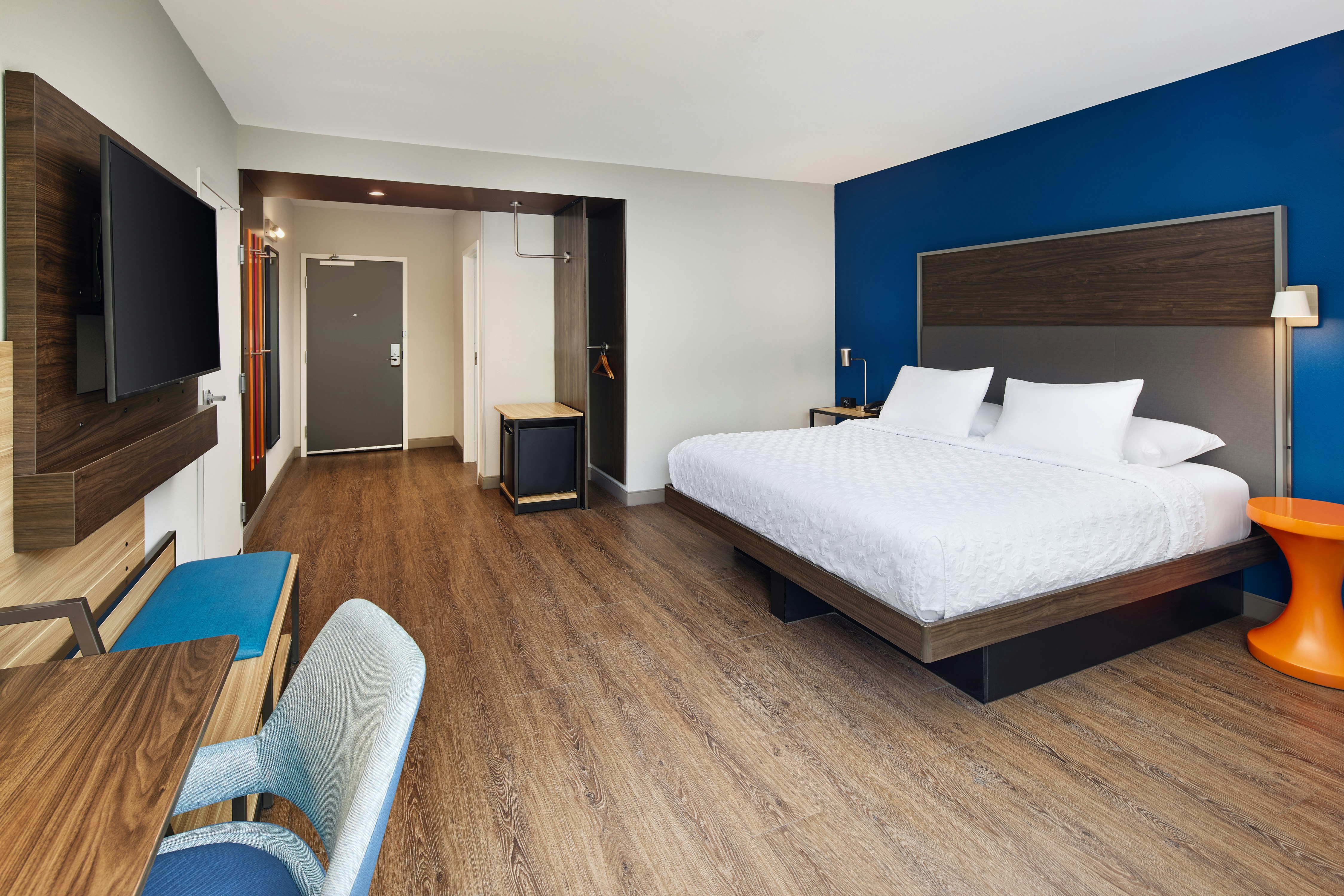 ROOM, KING BED, ACCESSIBLE