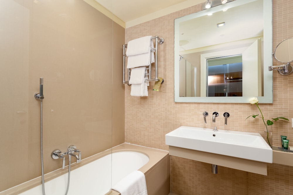HILTON GARDEN INN FLORENCE NOVOLI 12/65