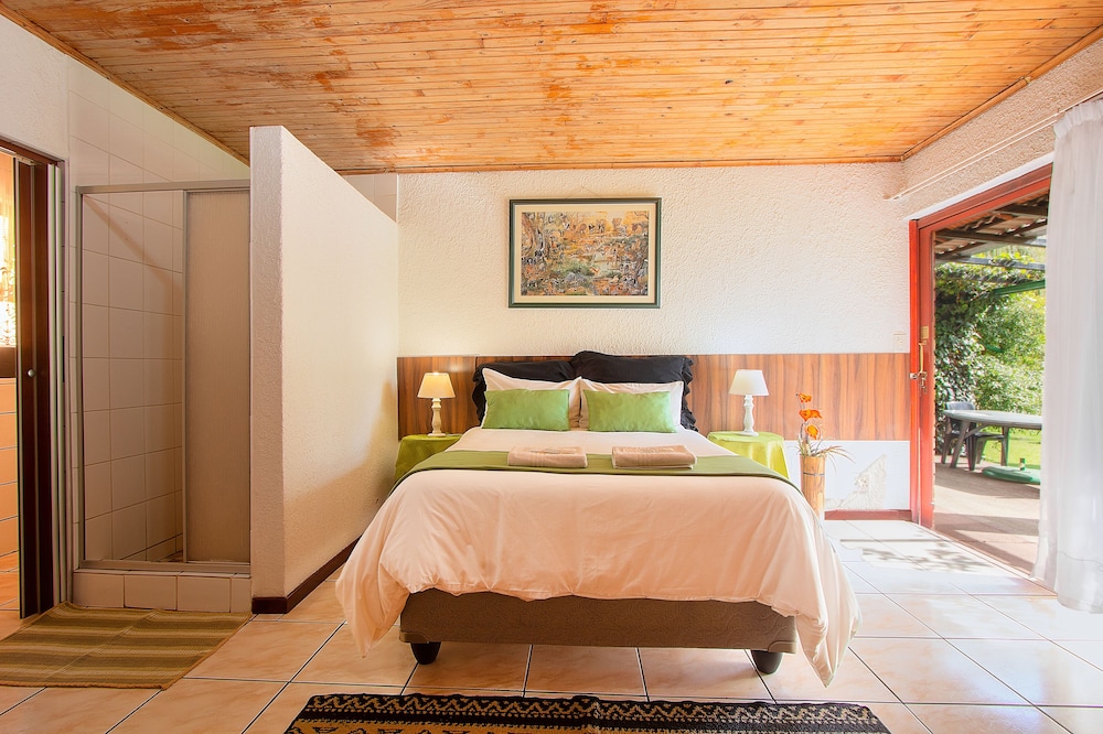 Airport Game Lodge 20/81