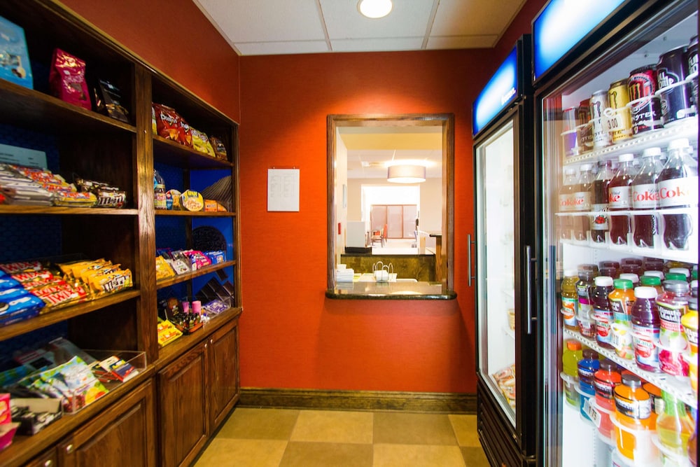 Hampton Inn Suites Natchez 62/78