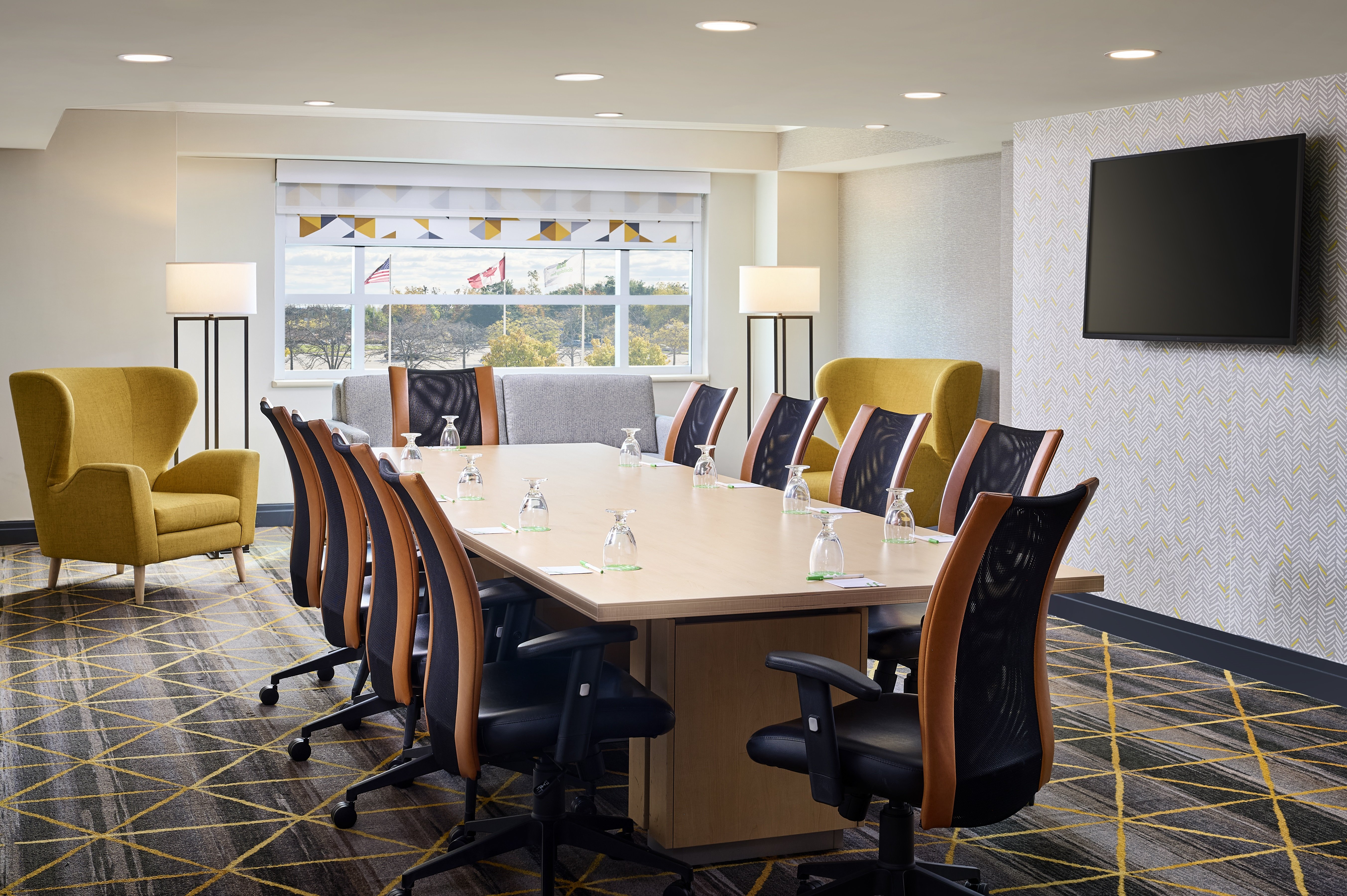 Holiday Inn Hotel Suites Oakville Bronte 66/78