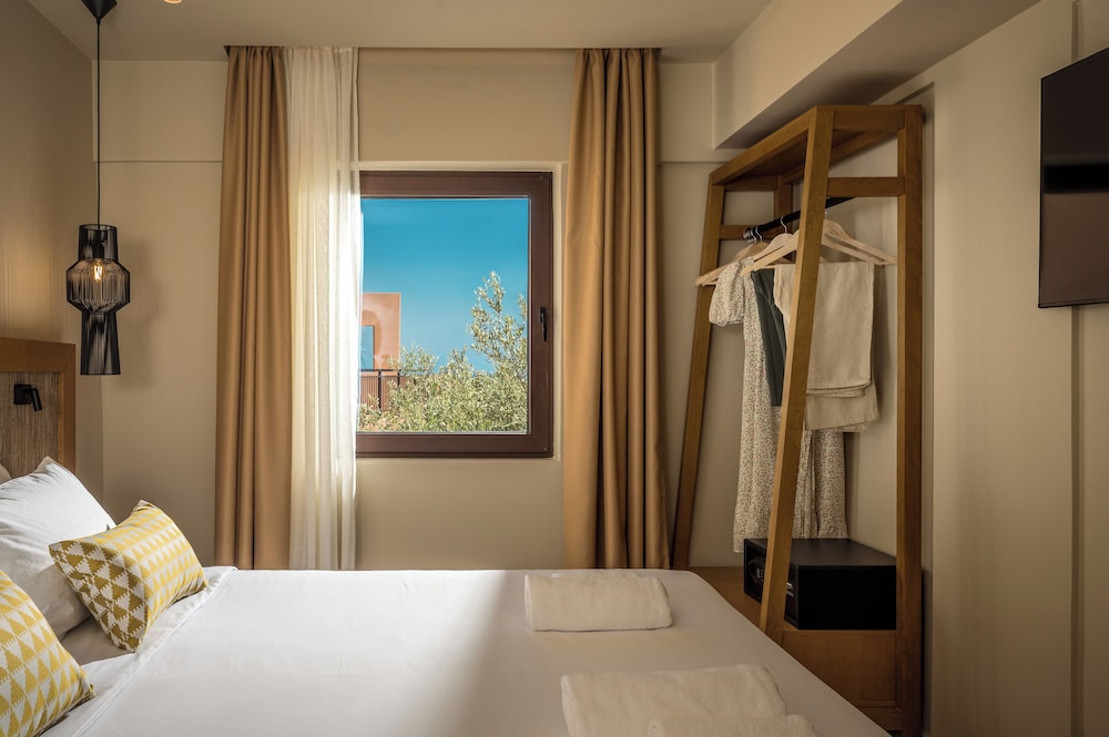 Pyria Hotel 46/80