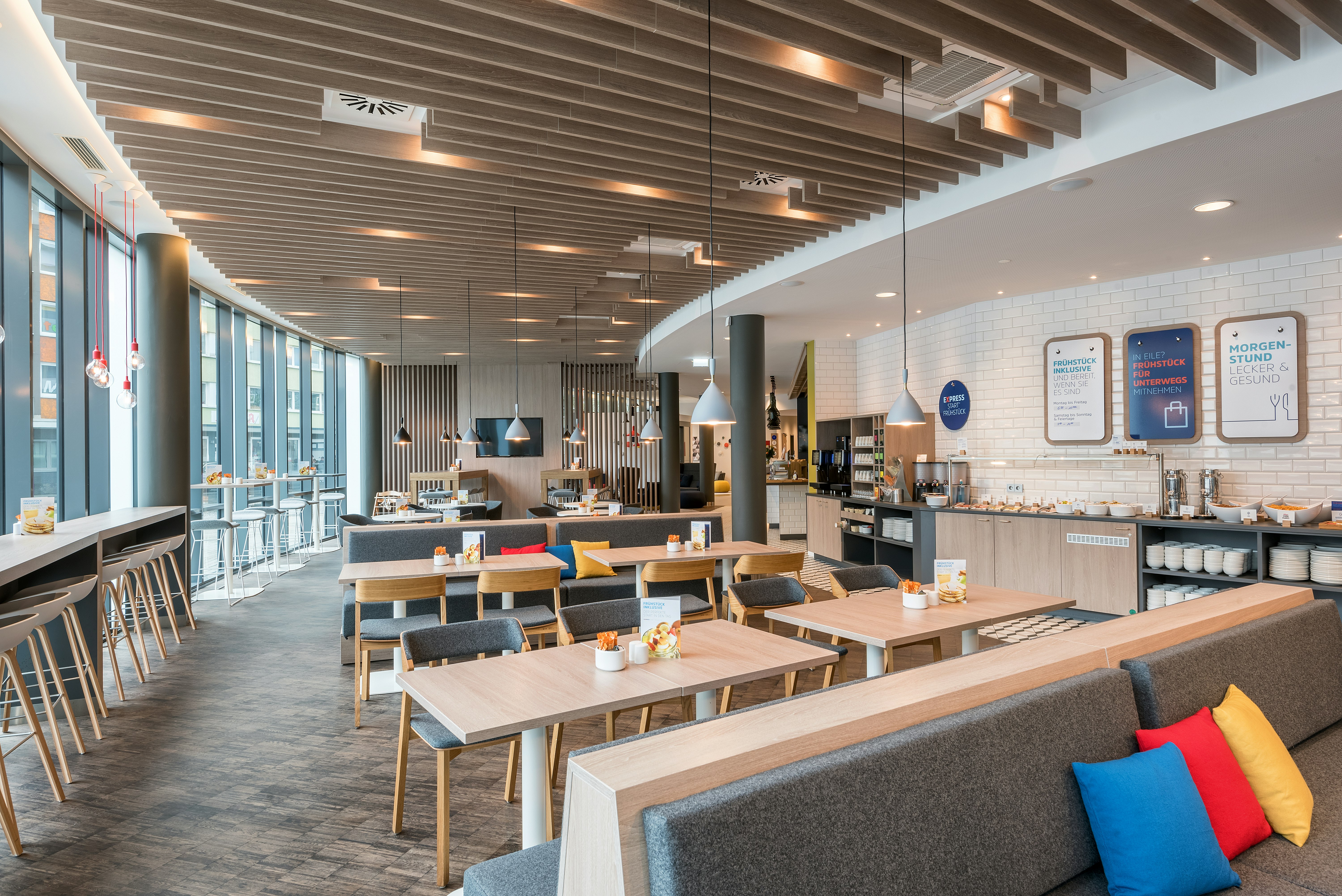 HOLIDAY INN EXPRESS SIEGEN 57/79