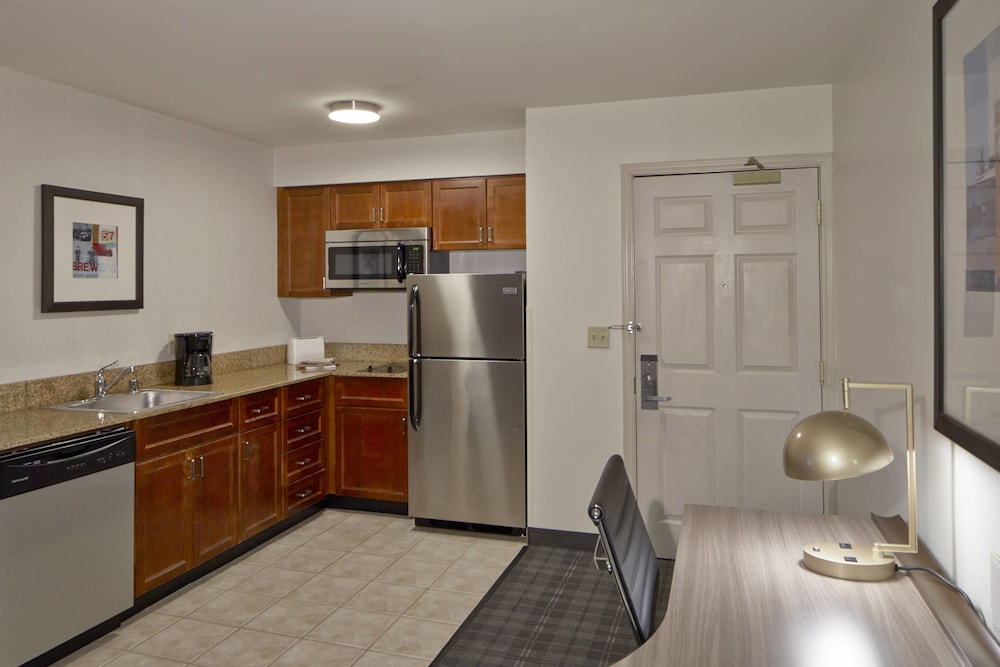 Residence Inn Milwaukee Downtown by Marriott 8/54