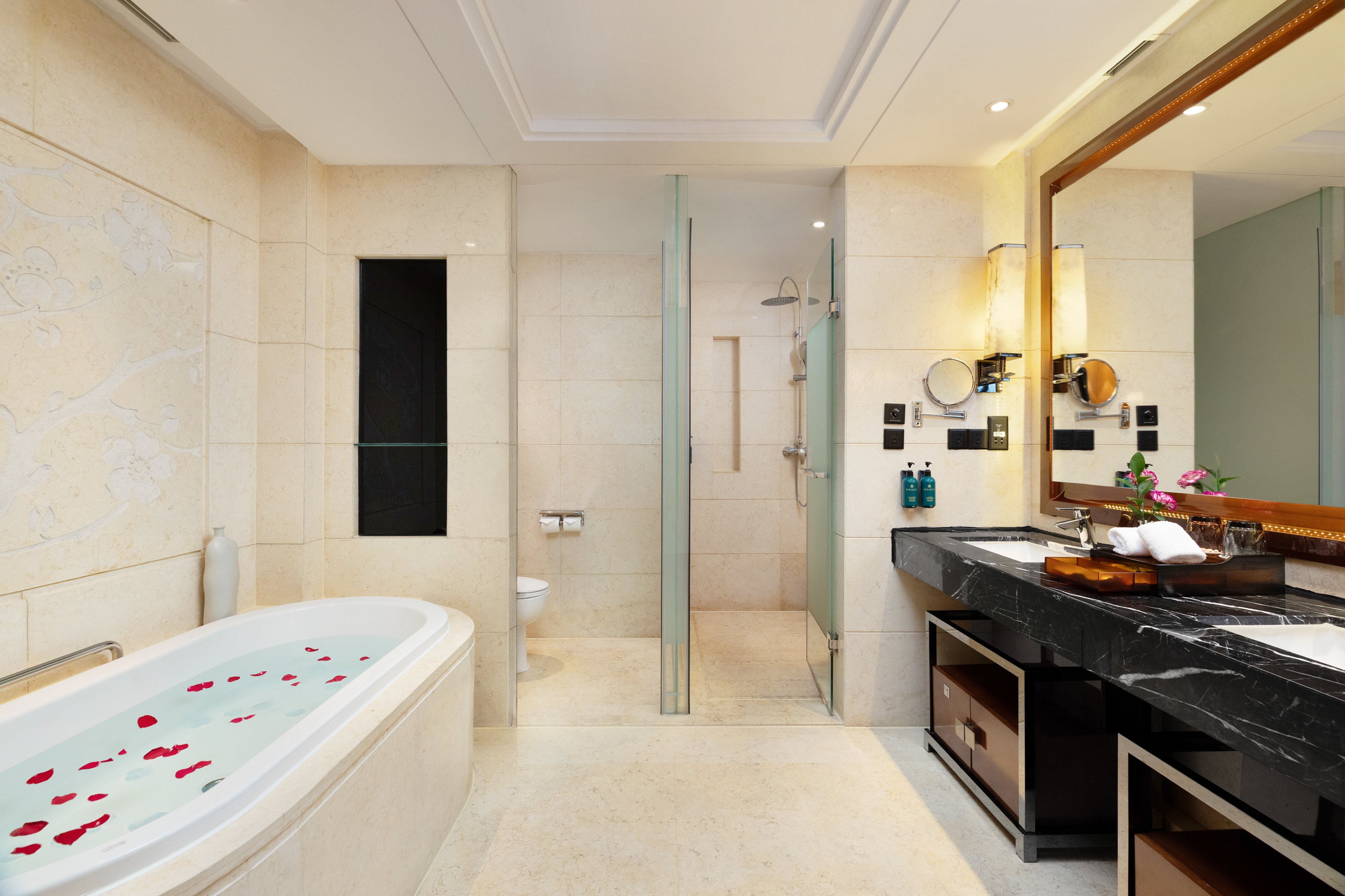 Crowne Plaza CHENGDU WEST 80/81