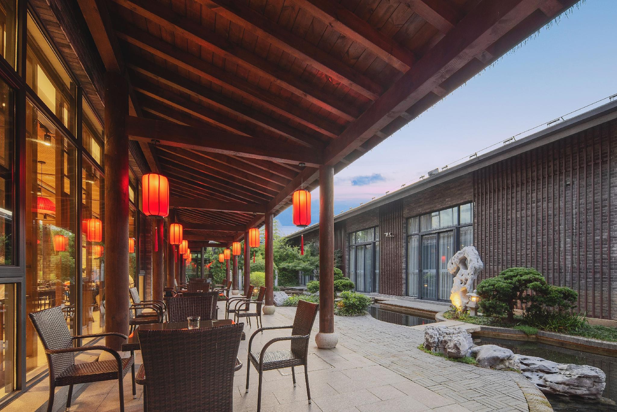 Hentique Resort & Spa 46/53