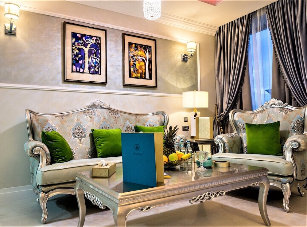 Phoenicia Royal 37/50