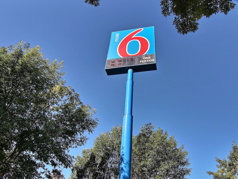 Motel6 Bismarck, ND 8/54