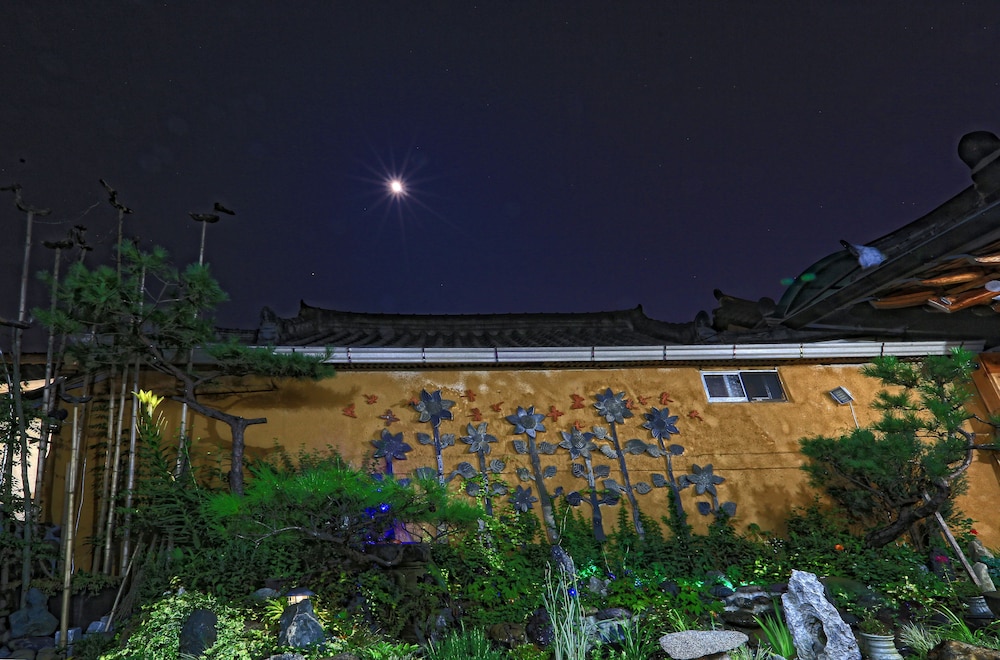 Happiness Full Hanok Guesthouse Jeonju 43/53