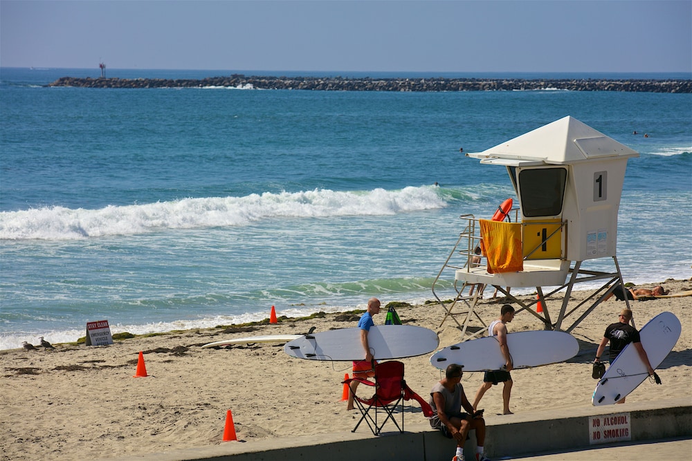 Ocean Beach Hotel 65/69