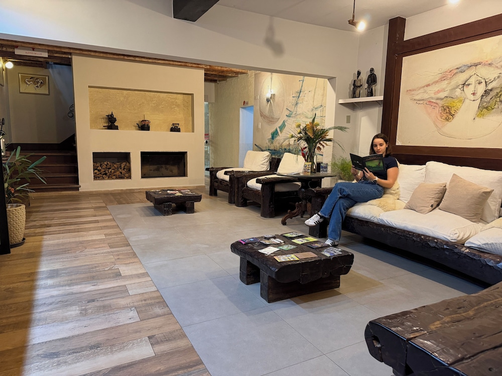 Casa Encantada Hotel & Suites 41/59