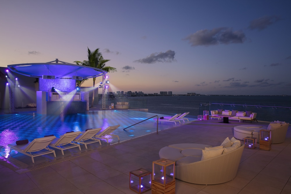 BREATHLESS CANCUN SOUL RESORT AND SPA 40/50