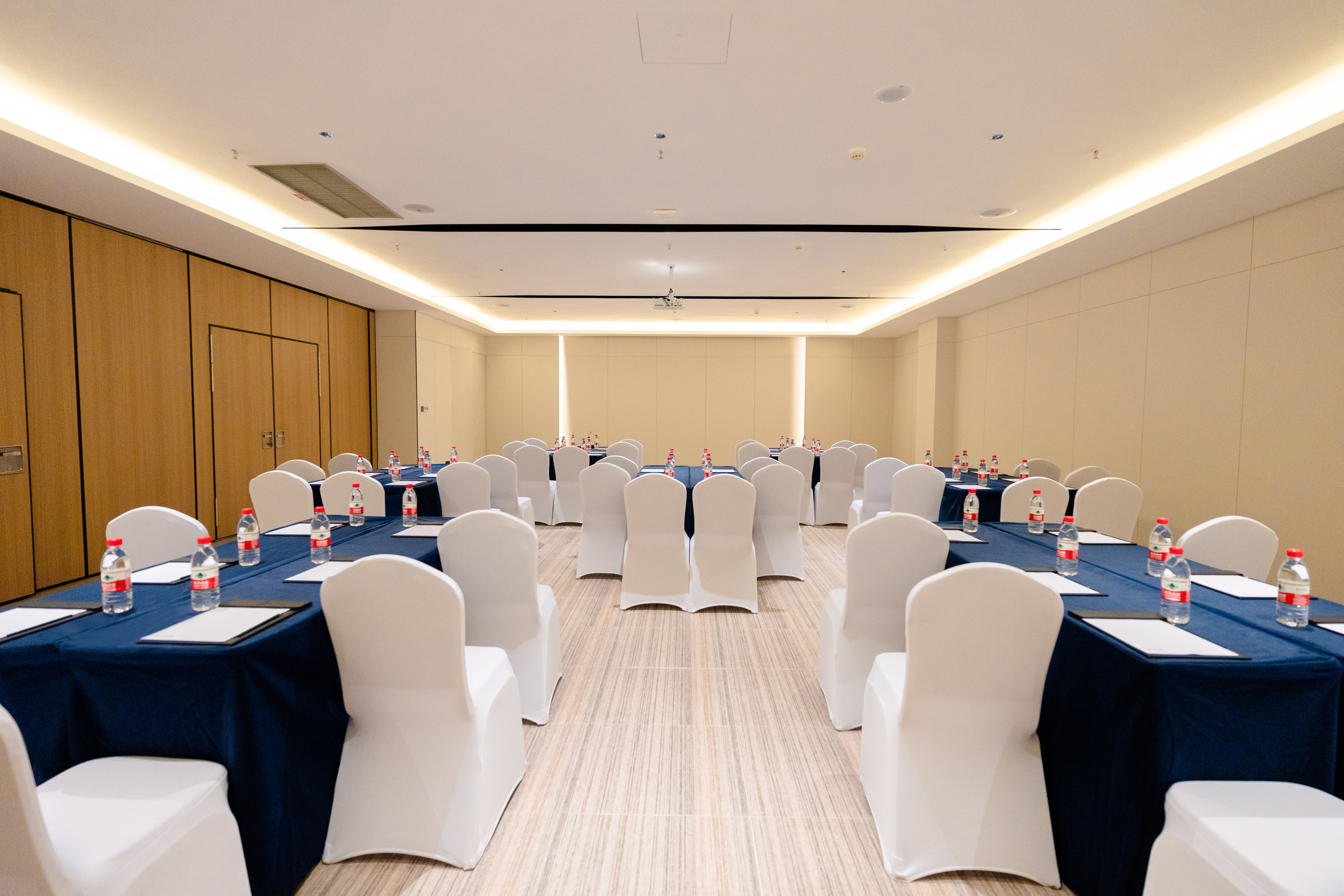 Holiday Inn and Suites Chongqing Nanan 23/29