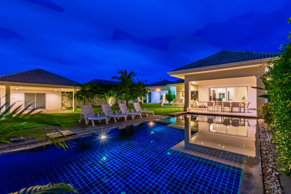 Hua Hin Pool Villa With 4 Bedrooms L27 37/50