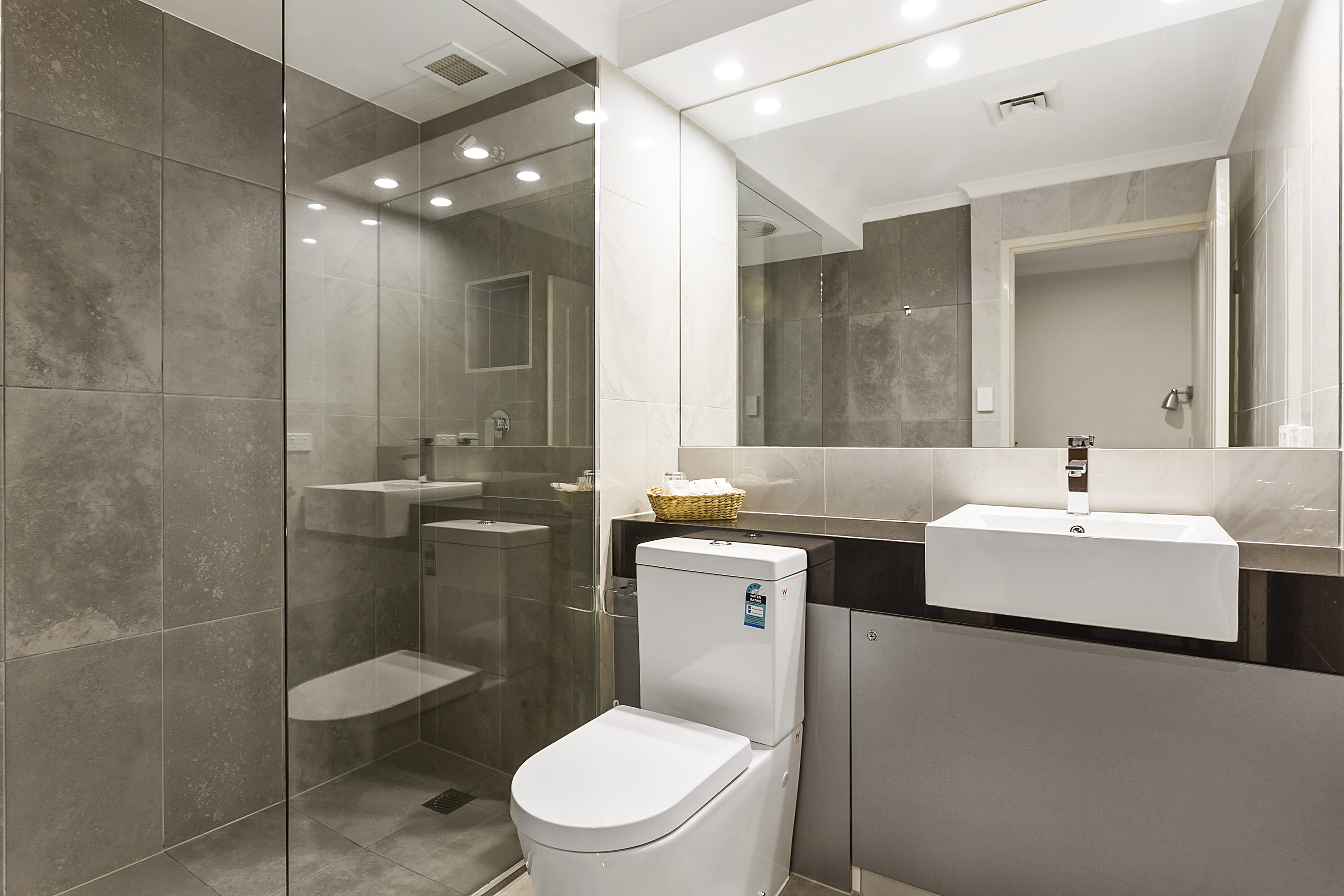 غرفة بسرير كوين، Quality Hotel Manor 3/3