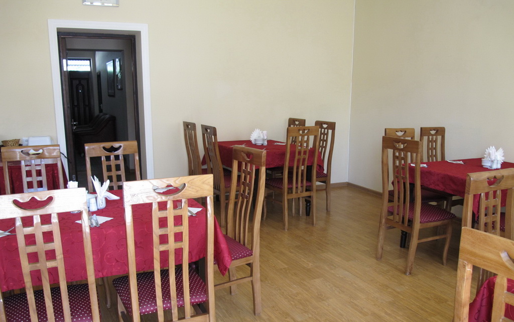Rovshan Hotel 14/20