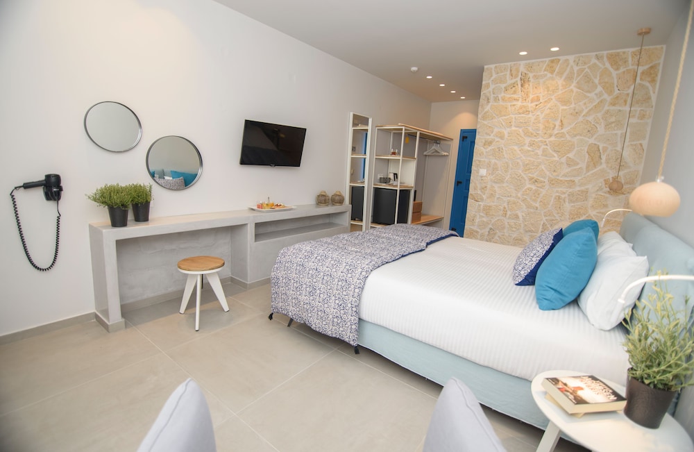 Vigla Hotel 16/75