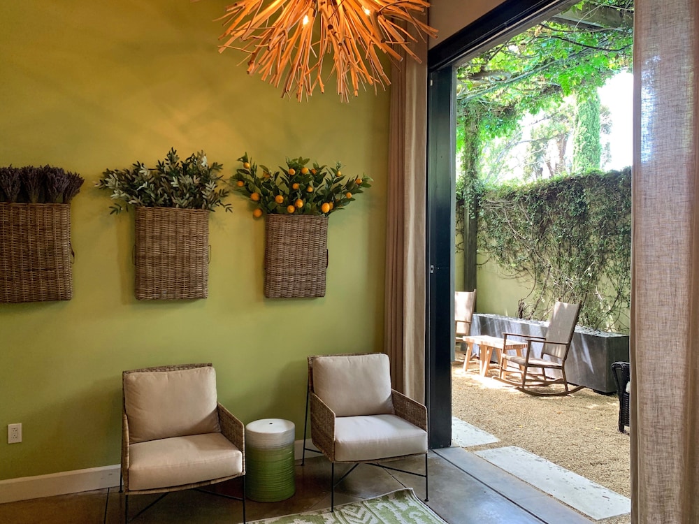 Hotel Healdsburg 35/56