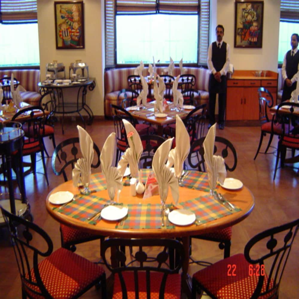 La Place Sarovar Portico Lucknow 29/55
