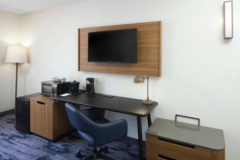 Fairfield Inn & Suites South Boston 61/68