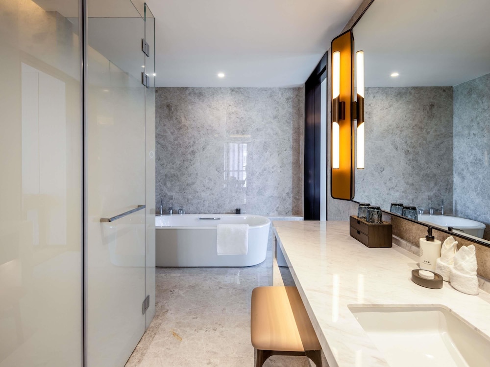 Grand Mercure Yichang Waitan 71/72