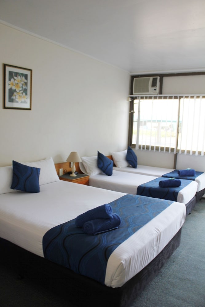 TROPICAL GATEWAY MOTOR INN 8/62